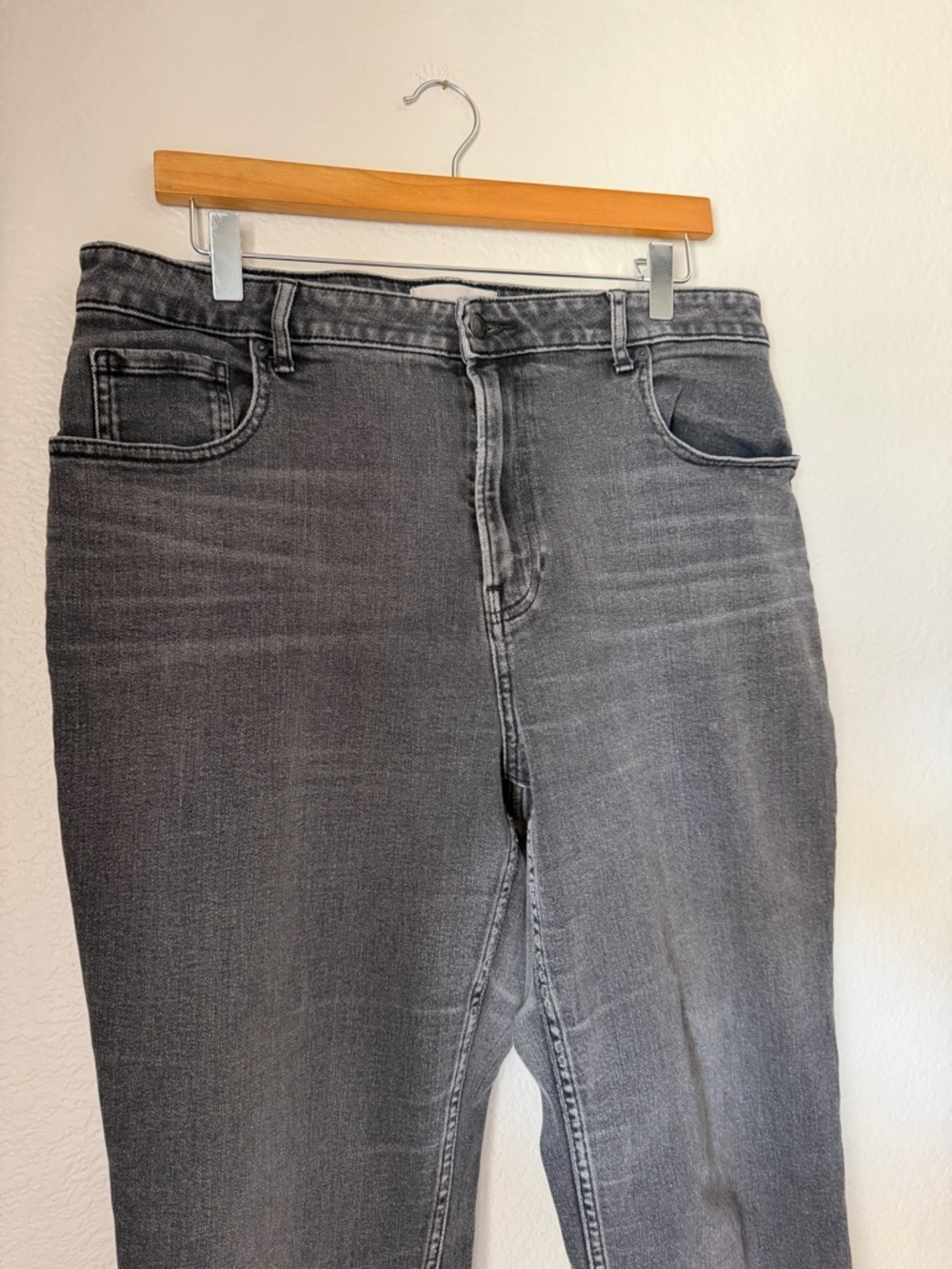 Everlane The Curvy Cheeky Jean Washed Black High Rise Straight Leg Denim Size 33 - Picture 3 of 9